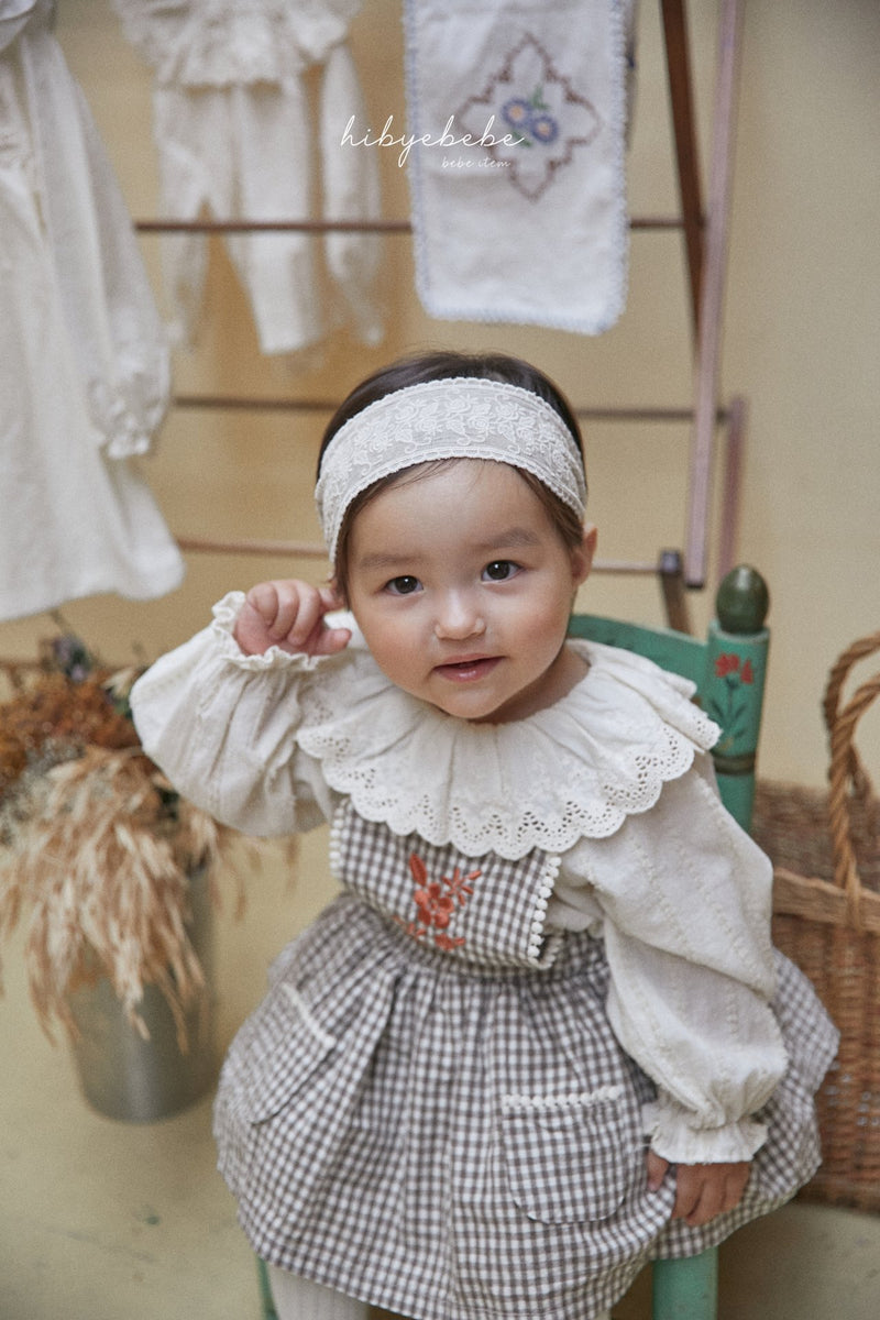 hi byebebe / bebe bell check suspender skirt