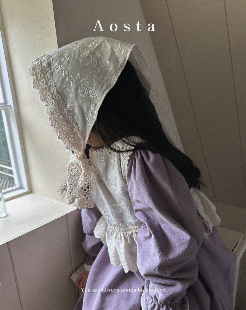 aosta / lace vest