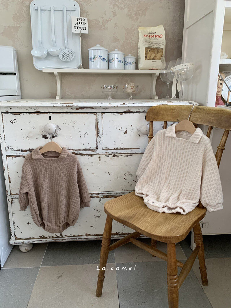 la camel / moco suit