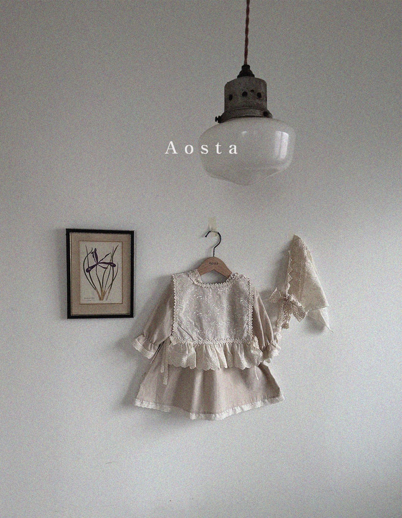 aosta / lace vest
