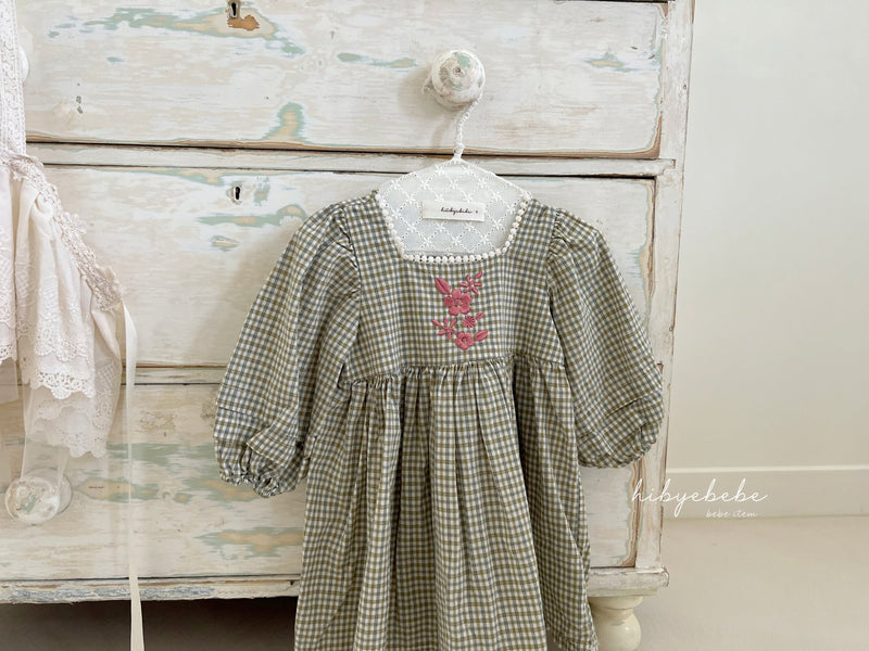 hi byebebe / bebe bell check  one-piece