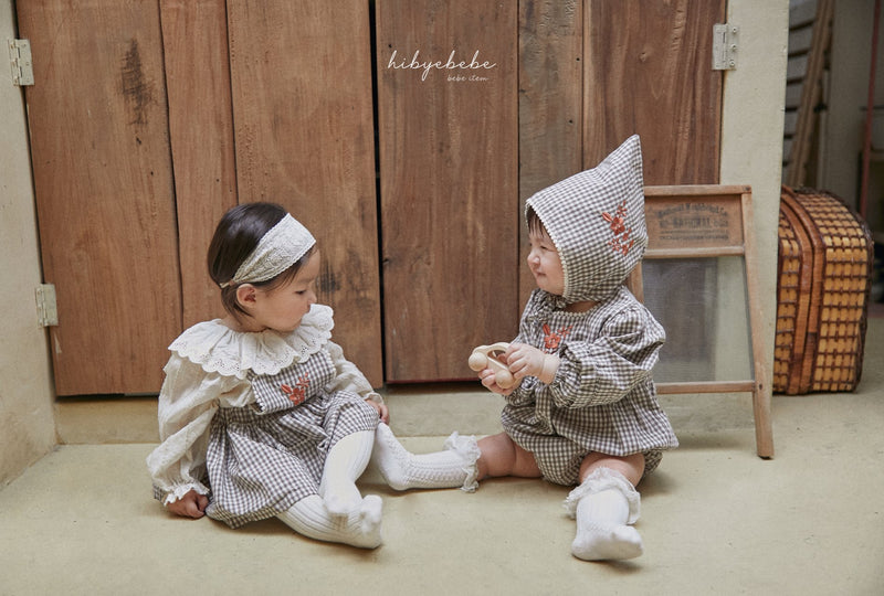 hi byebebe / bebe bell check bonnet