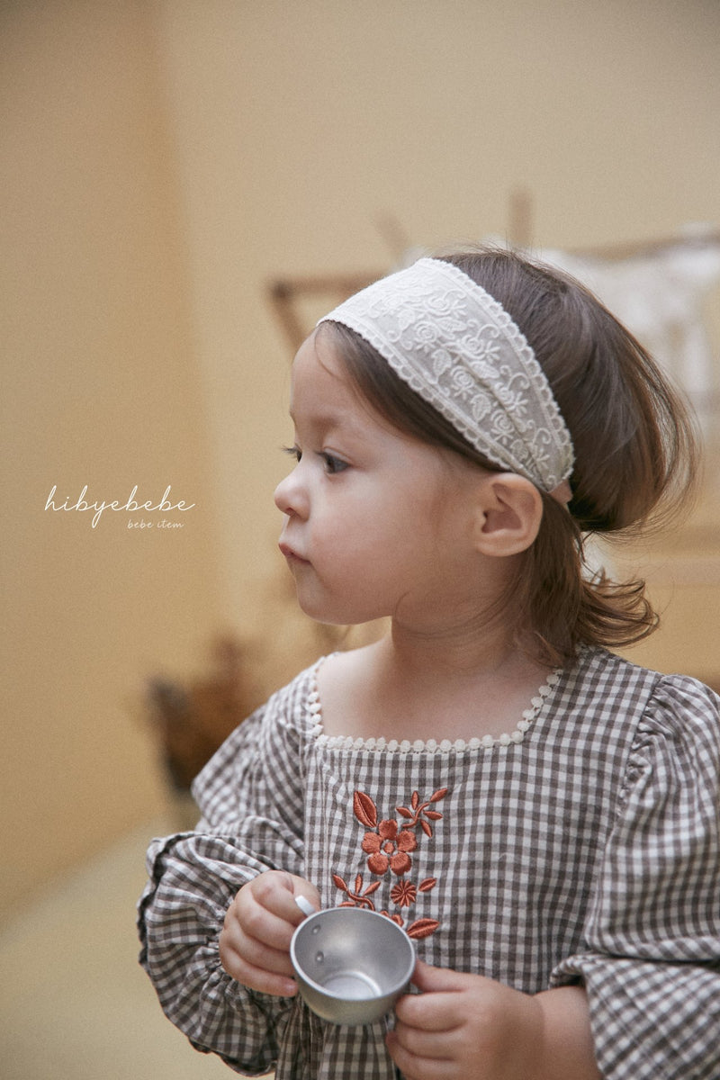 hi byebebe / bebe bell check  one-piece