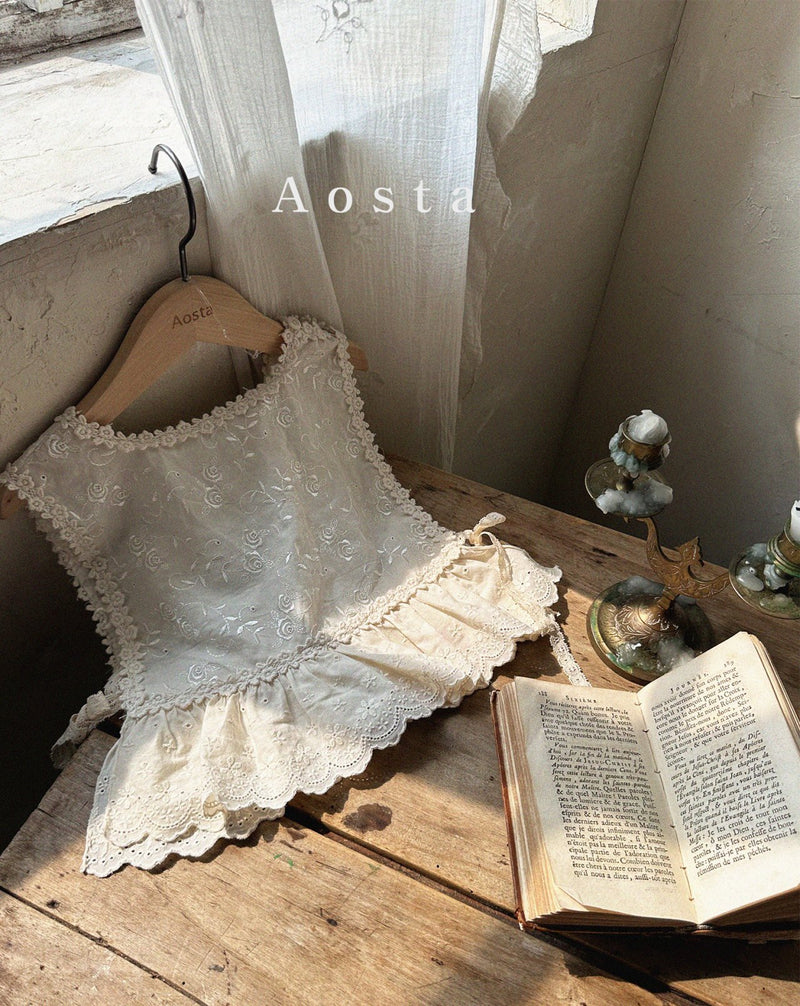 aosta / lace vest