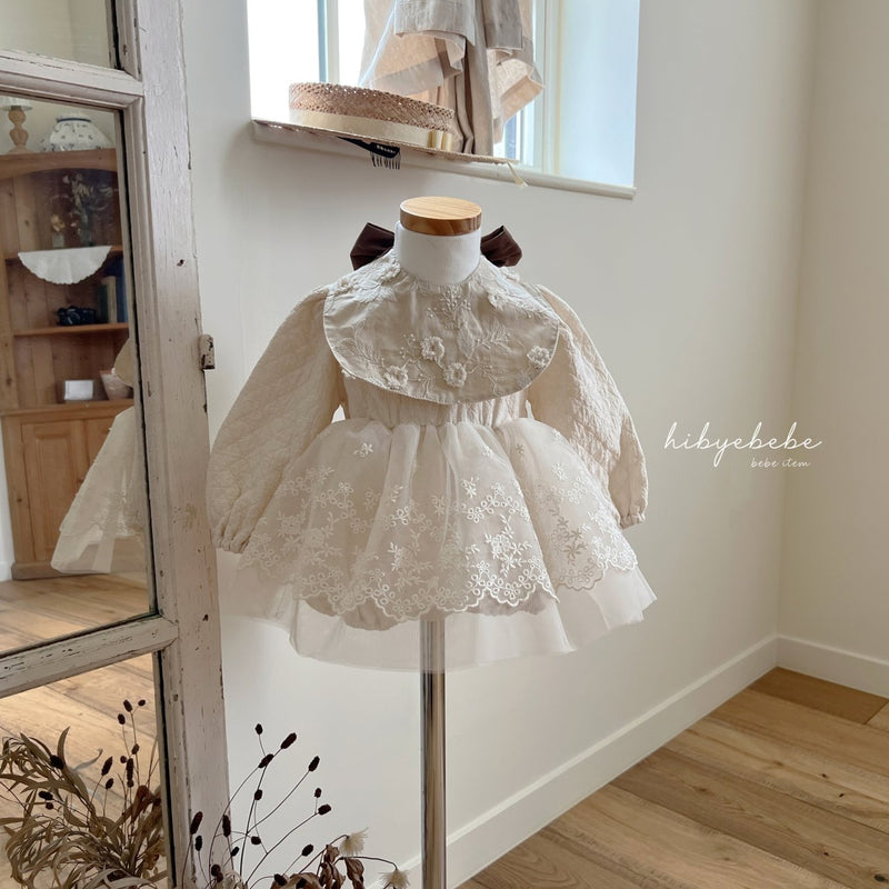 hi byebebe / bebe marguerite lace suit