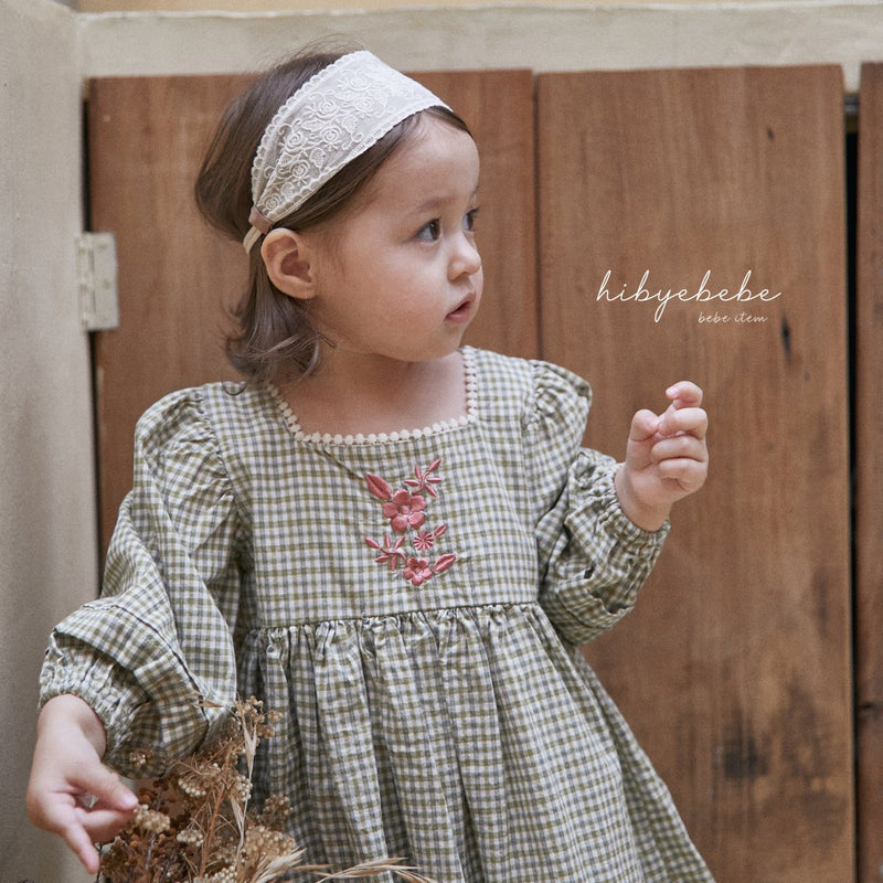 hi byebebe / bebe bell check  one-piece