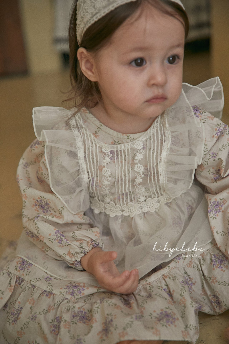 hi byebebe / bebe organza apron