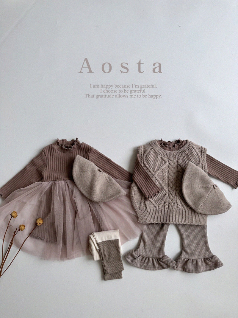 aosta / camellia tee