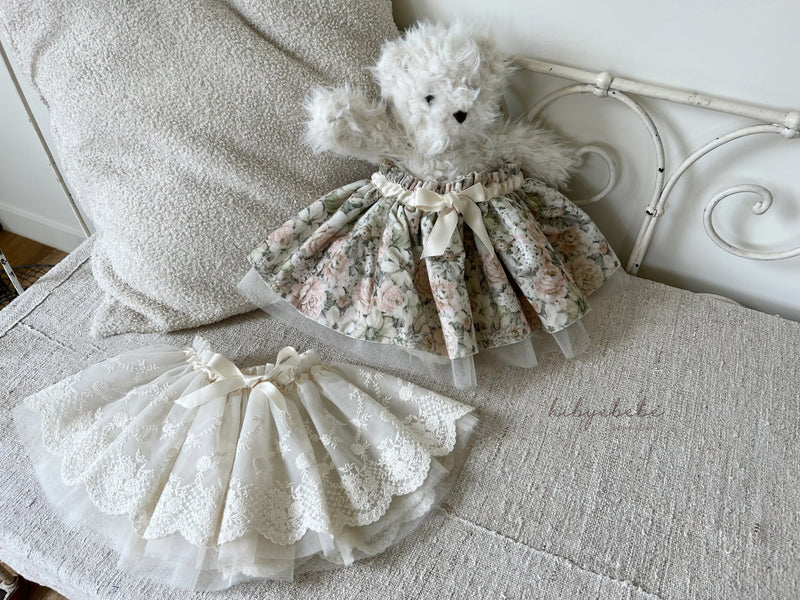 hi byebebe / bebe Juliet lace skirt