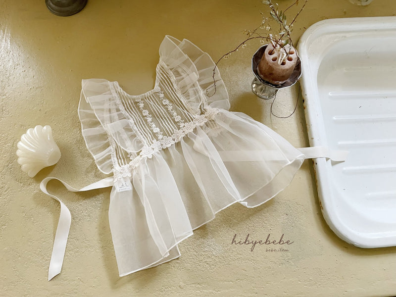 hi byebebe / bebe organza apron