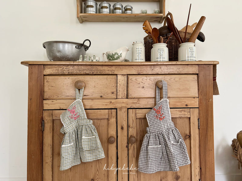 hi byebebe / bebe bell check suspender skirt