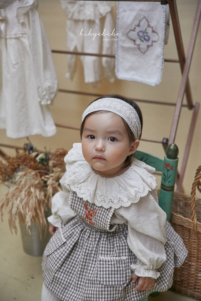 hi byebebe / bebe bell check suspender skirt