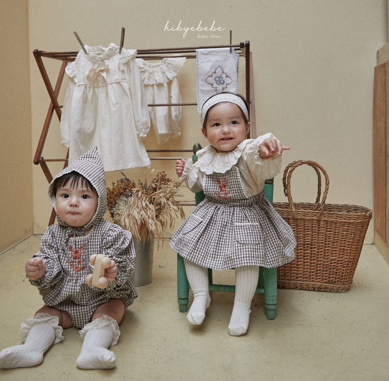 hi byebebe / bebe bell check bonnet
