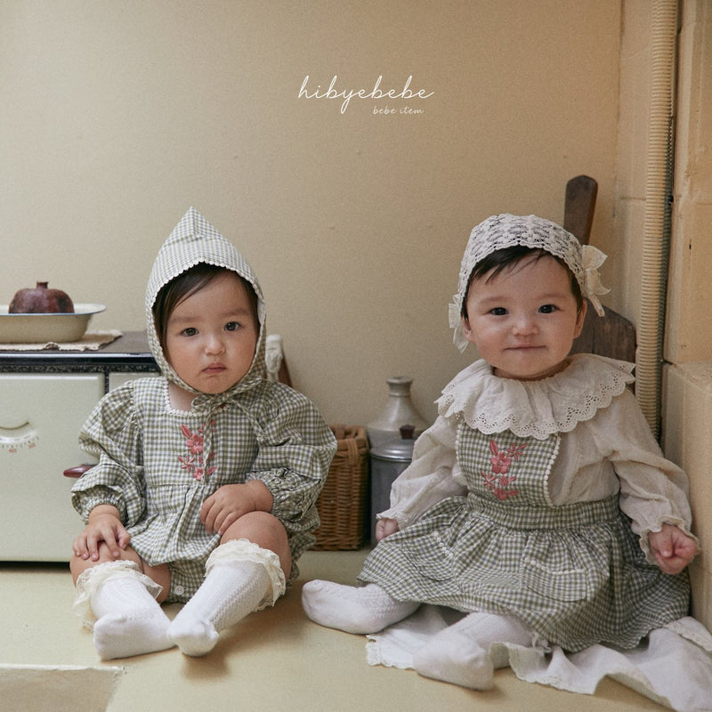 hi byebebe / bebe bell check suspender skirt
