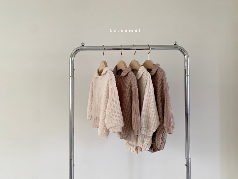 la camel / moco suit