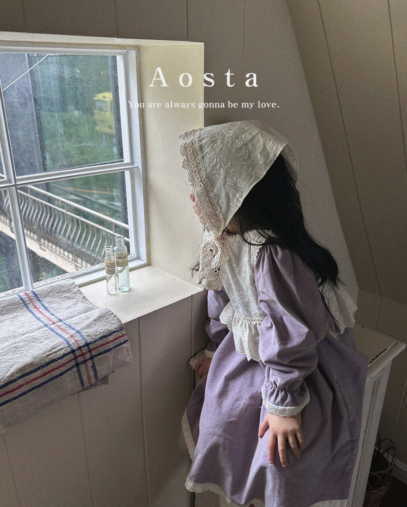 aosta / lace bonnet