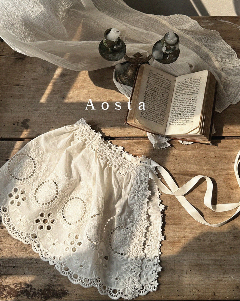 aosta / lace apron