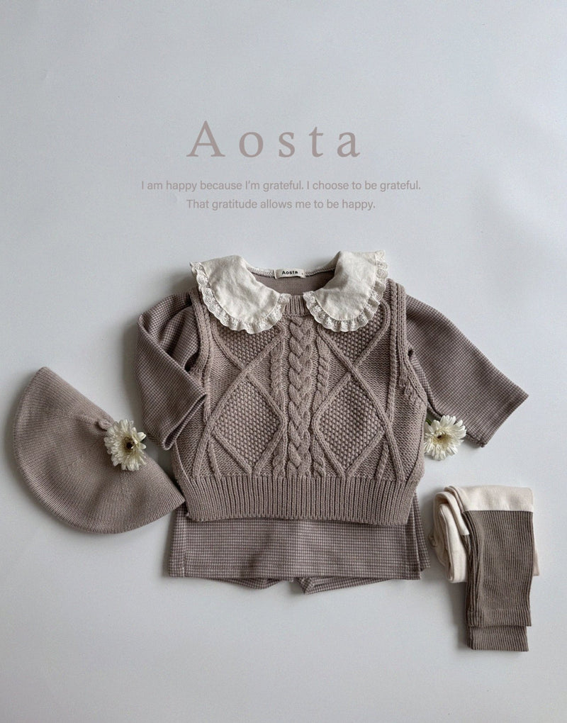 aosta / knit vest