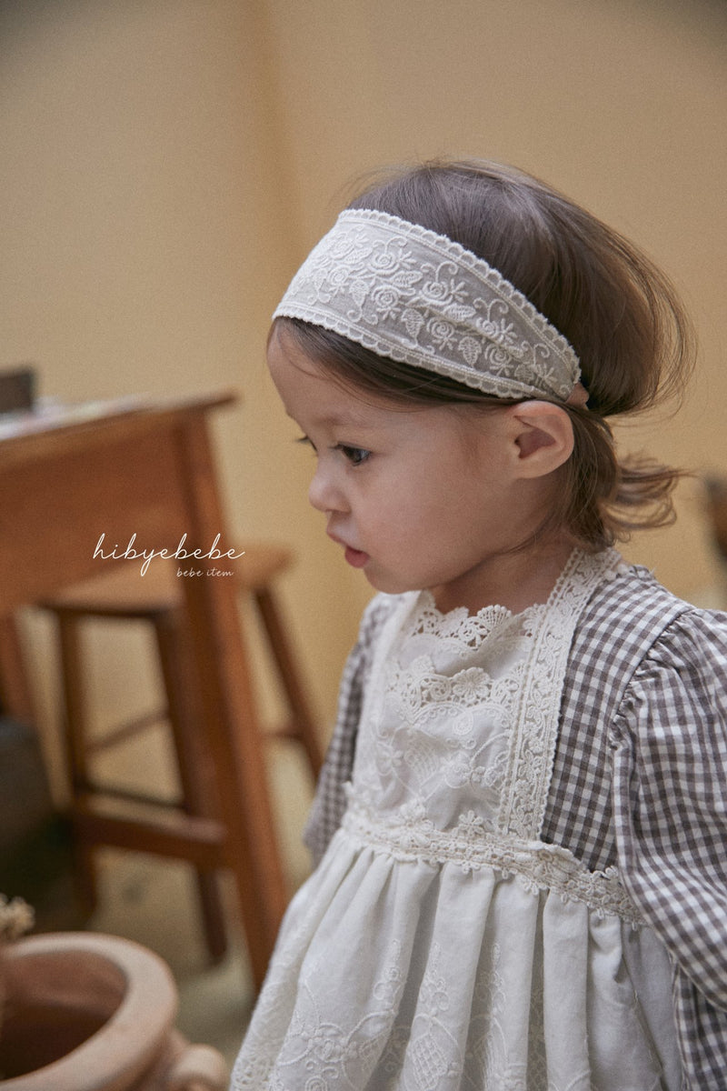 hi byebebe / bebe cotton lace bustier