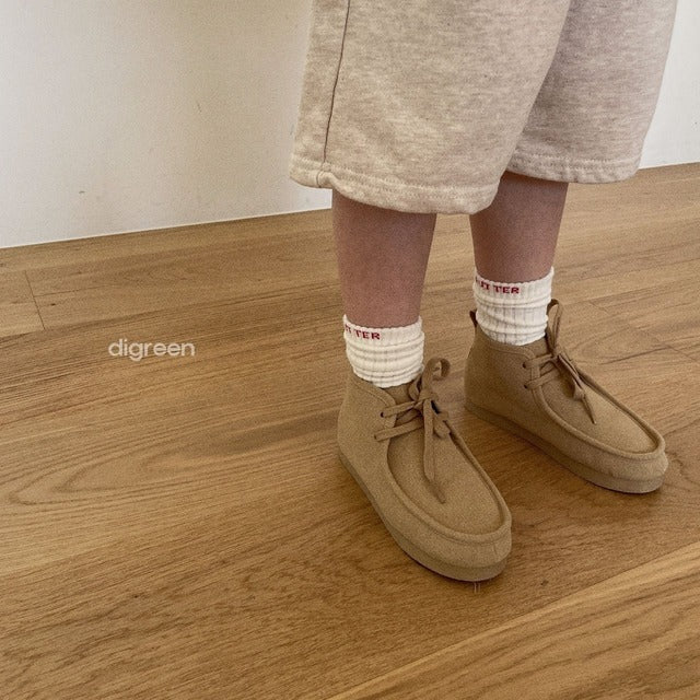 digreen / Butter socks – sheep closet