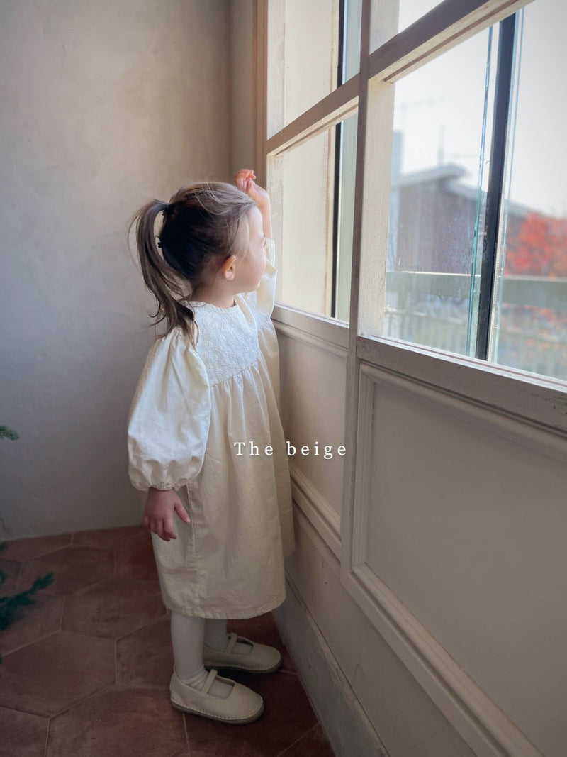 即納 the beige / flower lace one-piece