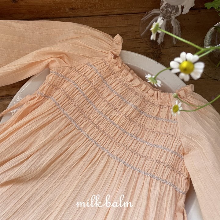 即納 milk balm /  vela smocking one-piece